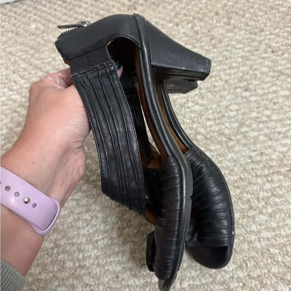 Gentle Souls Leather Peep Toe black heels Osaka Rama size 8.5